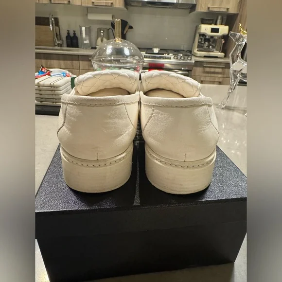 Chanel Women's Turnlock White Loafers size 41 - Picture 7 of 9
